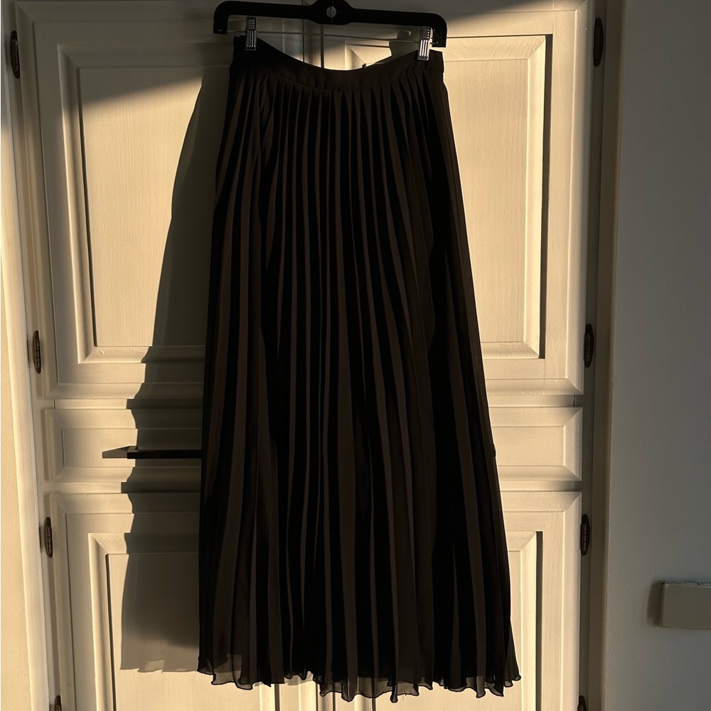 ASOS Petite Elegant Black Pleated Maxi Skirt - Picture 4 of 7